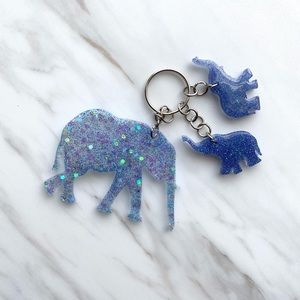 5/$25 Mama and Baby Elephants Keychain- CUSTOM